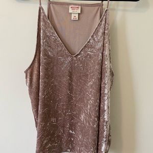 FLOWY CRUSHED VELVET TANK
